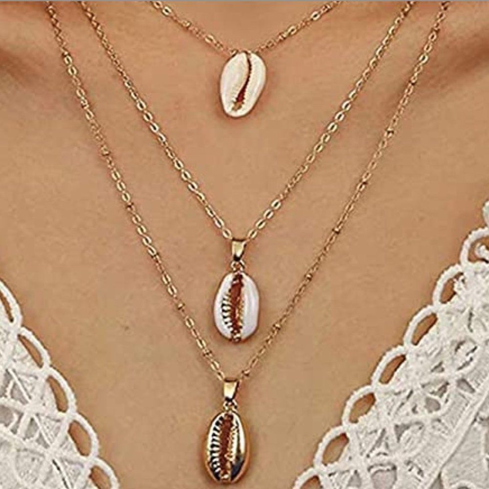 🔅🆕🔅💫 Gold Tone 3 layer Shells 🐚 Necklace✨💫 - Picture 3 of 8